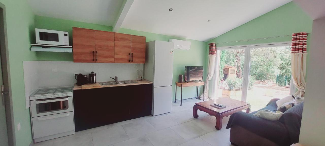 Apartamento Location A La Semaine Néoules Exterior foto